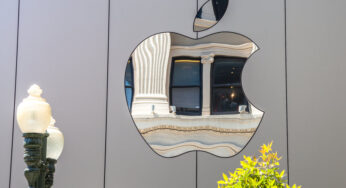 Chris Verrone: Apple stock could tank another 20% from here
